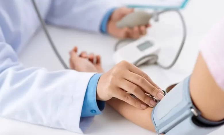 تباين مستوى ضغط الدم بين اليدين يمكن ان يكون مرض خطير