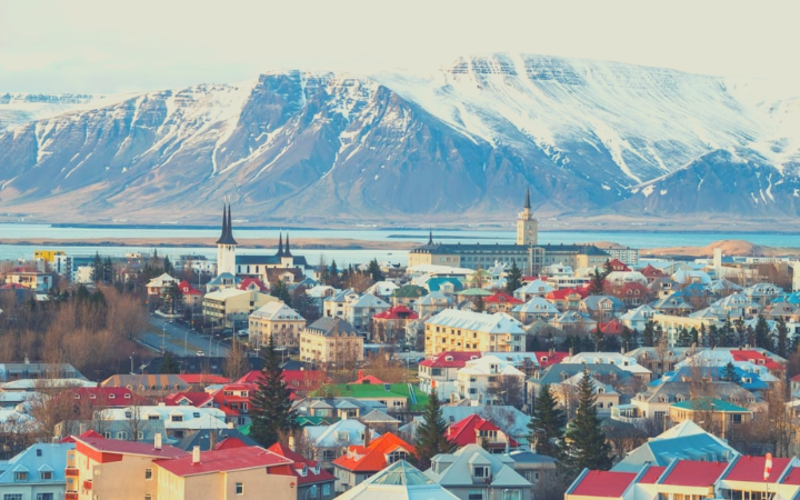 1- ريكيافيك عاصمة أيسلندا ” Reykjavik, Iceland ” :